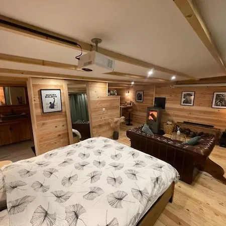 Bien Belge Avec Cinema Et Jacuzzi ロッジ Lasne