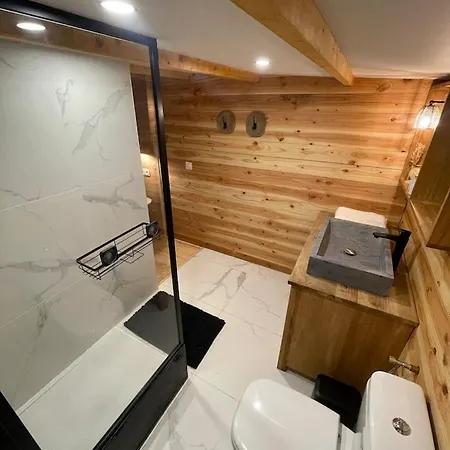 ロッジ Bien Belge Avec Cinema Et Jacuzzi Lasne