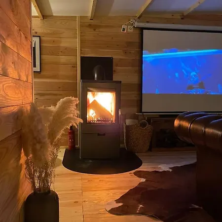 Bien Belge Avec Cinema Et Jacuzzi