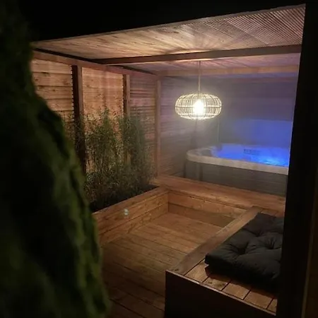 ロッジ Bien Belge Avec Cinema Et Jacuzzi Lasne