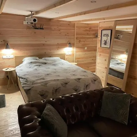 Bien Belge Avec Cinema Et Jacuzzi ロッジ Lasne