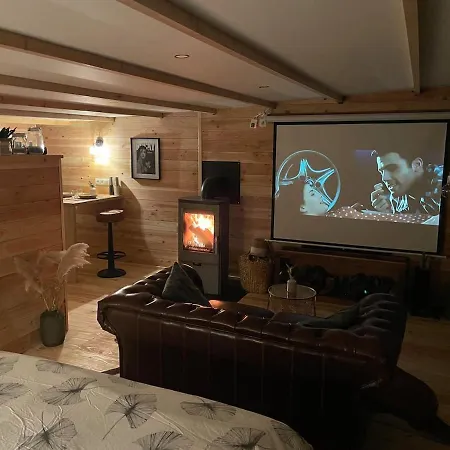 Bien Belge Avec Cinema Et Jacuzzi Orman Evi Lasne